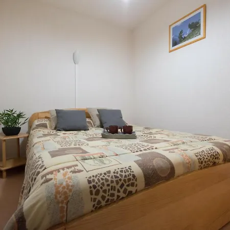 6 Pers Avec Balcon - Calme, Proche Centre Saint-lary Village, Parking Prive - Fr-1-296-162 Apartment *